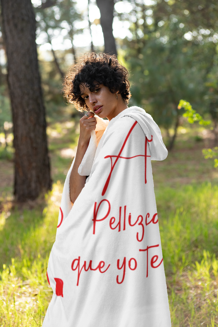 Amor pellizcame que yo te amo Hooded Sherpa Fleece Blanket